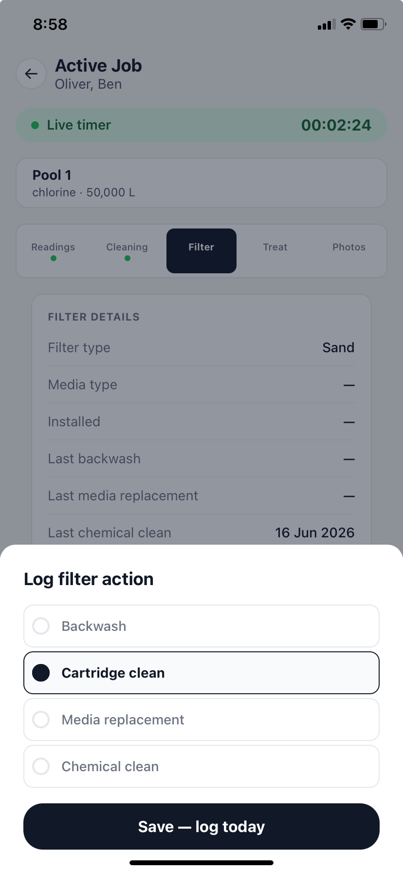 PoolAxis filter tab showing filter type, pressure, and maintenance actions